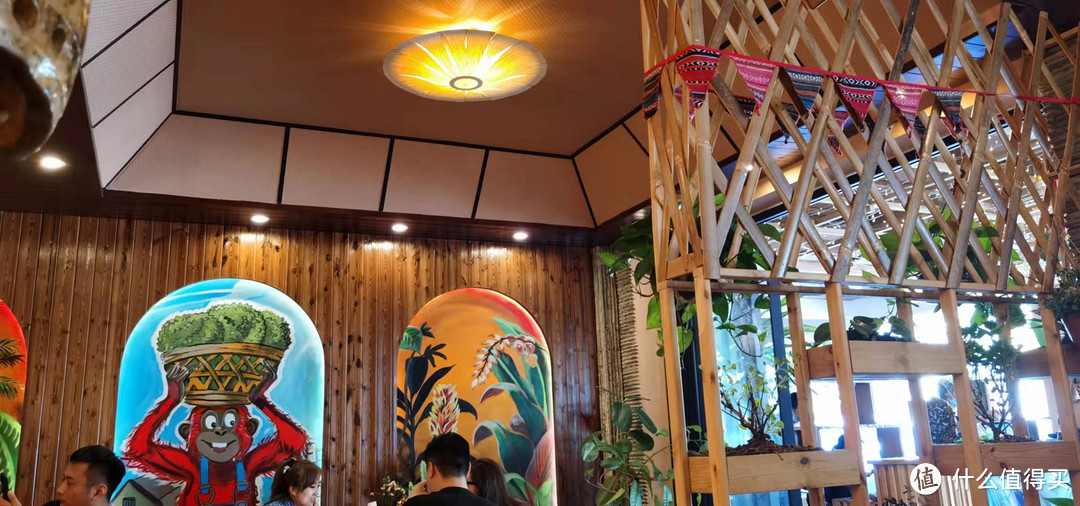 版纳丨面包咖喱遇上蟹，猫刺东南亚主题餐厅味道如何？