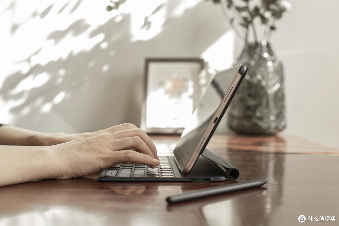 安卓平板的完全体娱乐办公轻松应对荣耀平板v7深度体验