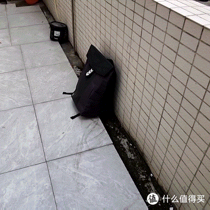 联想拯救者双肩包C2测评