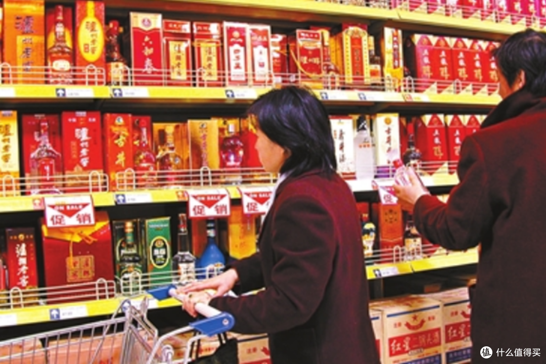 这个买酒法则,对平常少买白酒的朋友来说,非常受用,因为这句话,是众多