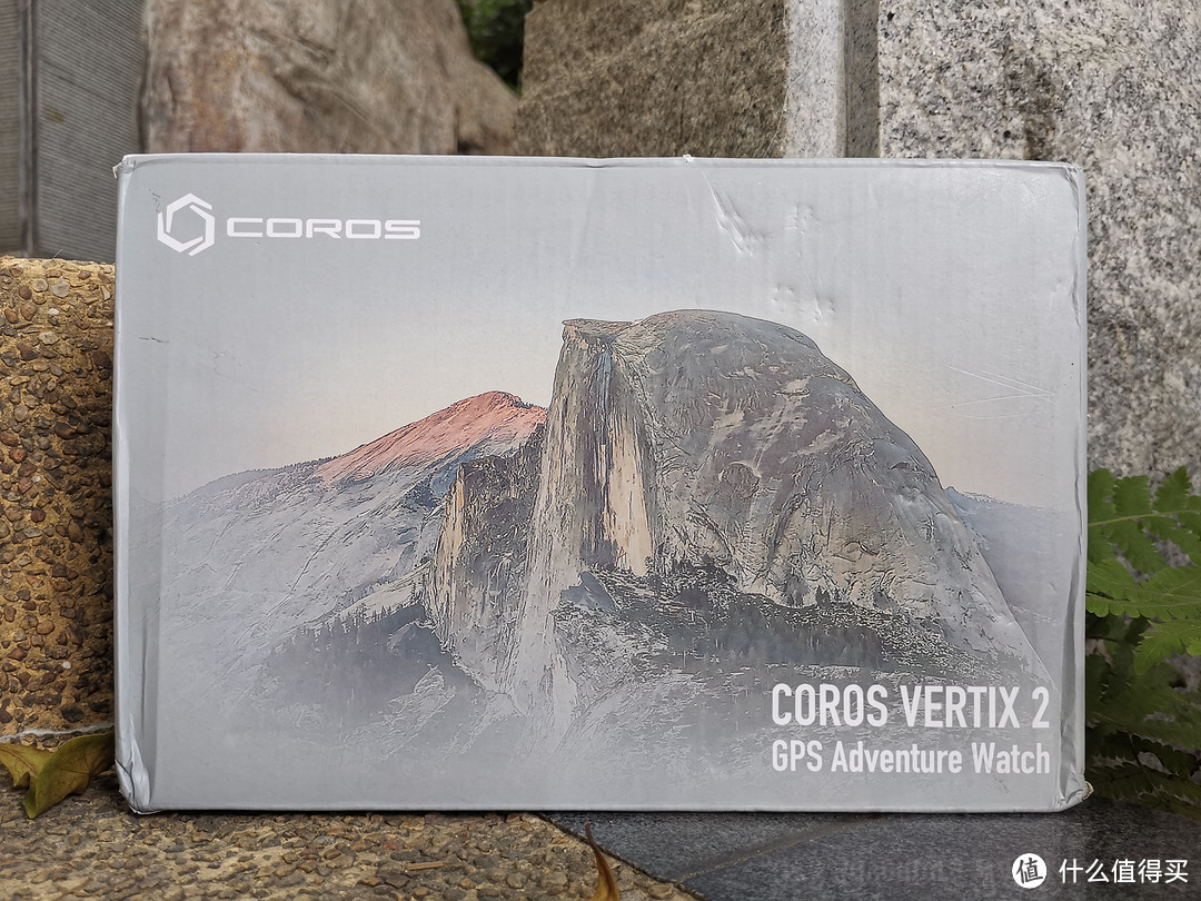 COROS为这款 VERTIX 2手表专门定制的快递外箱