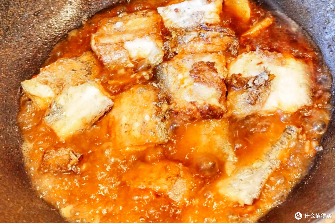 秋季碰到这鱼别错过,被称“餐桌营养师”,肥美细嫩,红烧最美味
