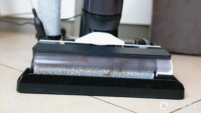 一台顶三台的全能选手,从地面到窗帘全屋都搞定:芙万2.0slim吸拖一体洗地机