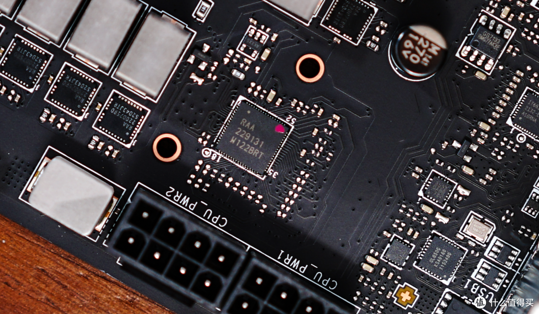 intel酷睿12代首发“座驾”来了！微星Z690 CARBON WIFI抢先开箱