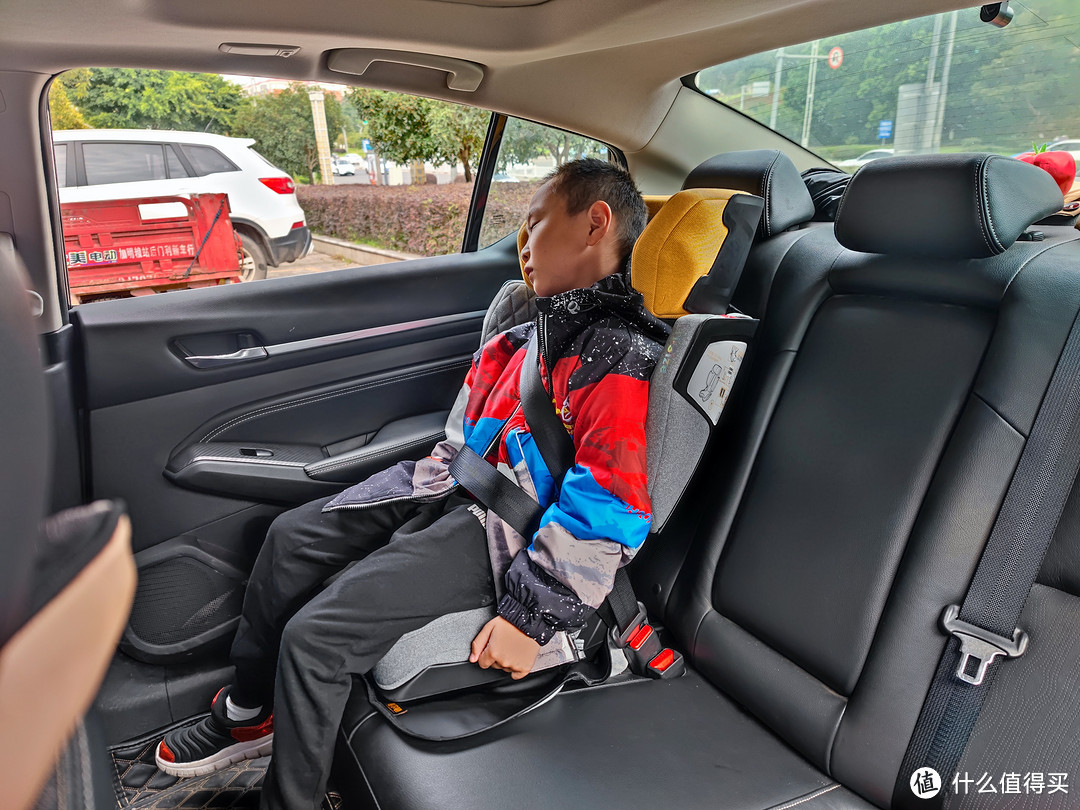 折叠收纳，安全随行，惠尔顿-茧之旅2儿童安全座椅评测