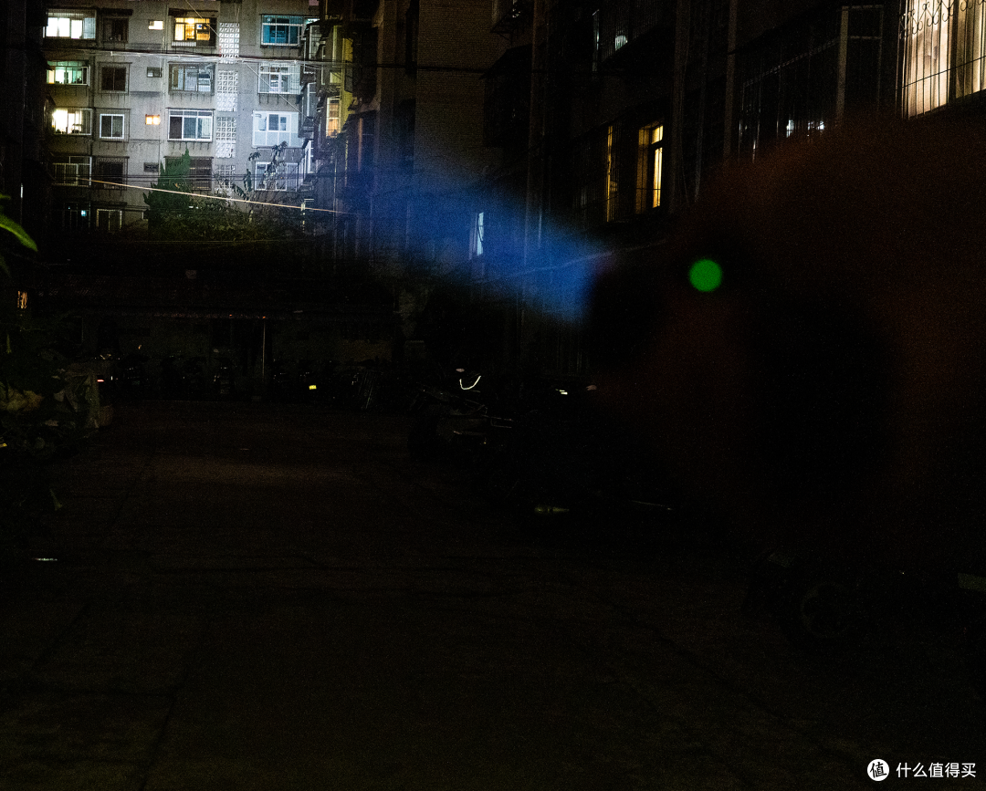 傲雷ARCHER远方远射强光手电筒使用评测