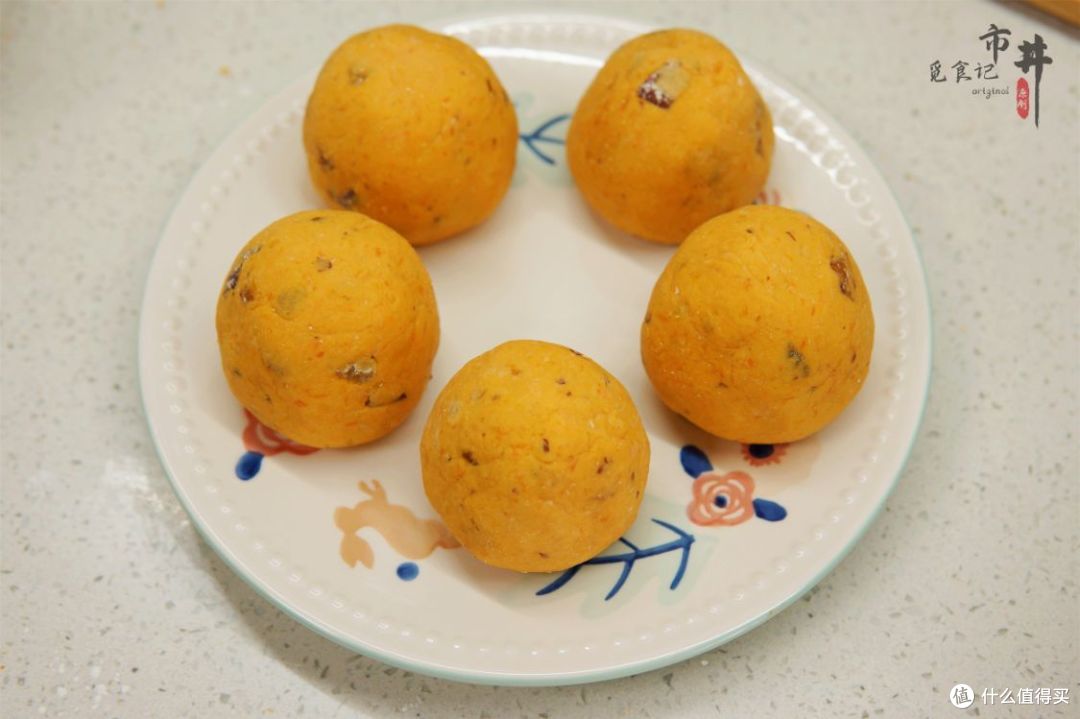 天冷,红薯和它真是绝配,搭配好蒸一蒸,松软香甜,热量满满