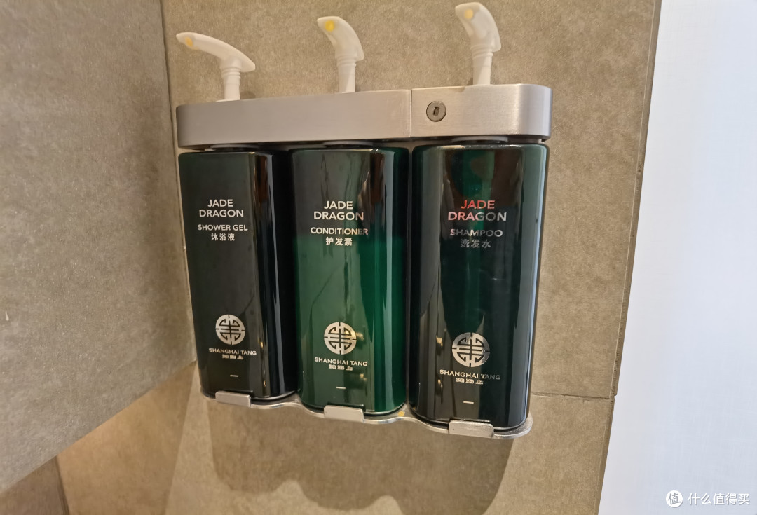 备品为大瓶的上海滩