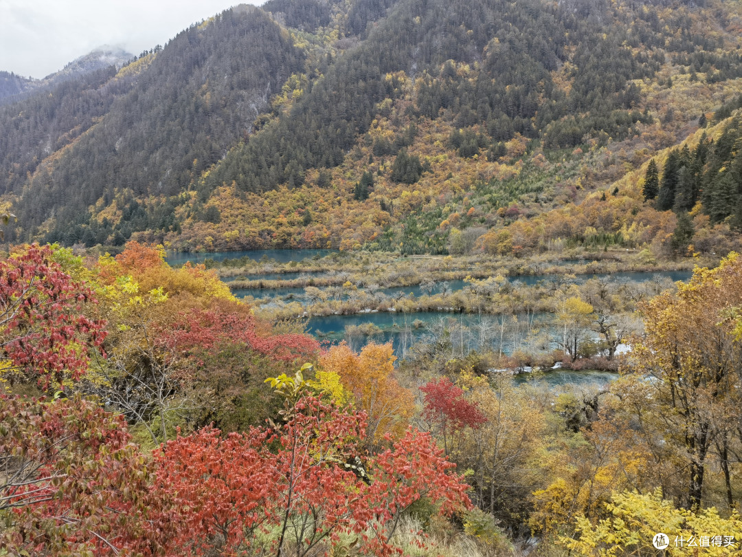 “瑶池本是在人间,堪笑凡夫安学仙”,具有鲜明的当地设计风格的酒店—九寨英迪格酒店详细入住体验