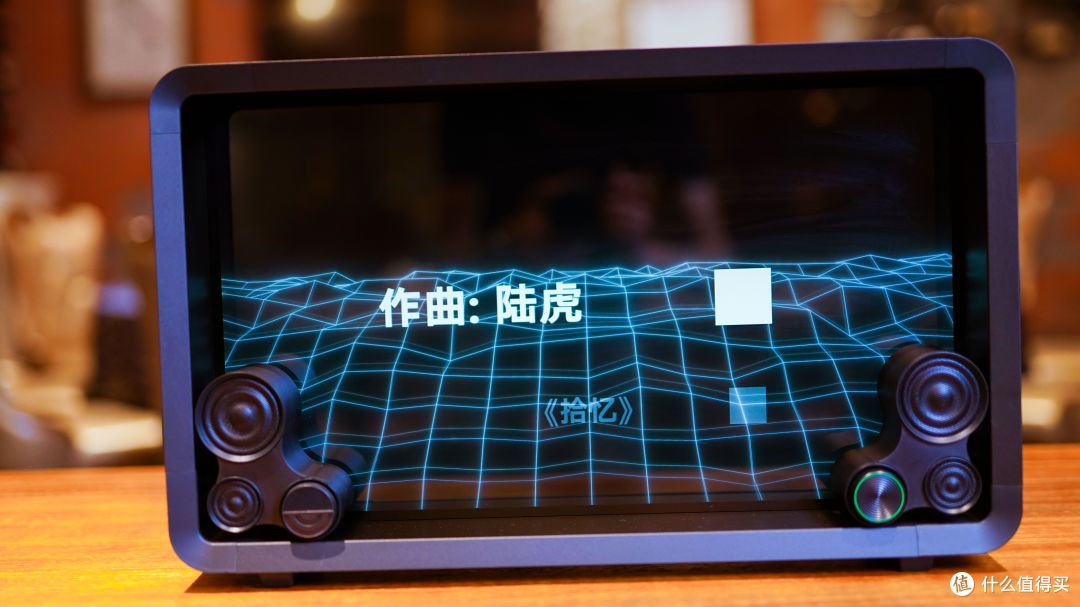 Lyiew Pro3沉浸悬浮歌词透明蓝牙音箱:不仅可以听,还能看的蓝牙音箱
