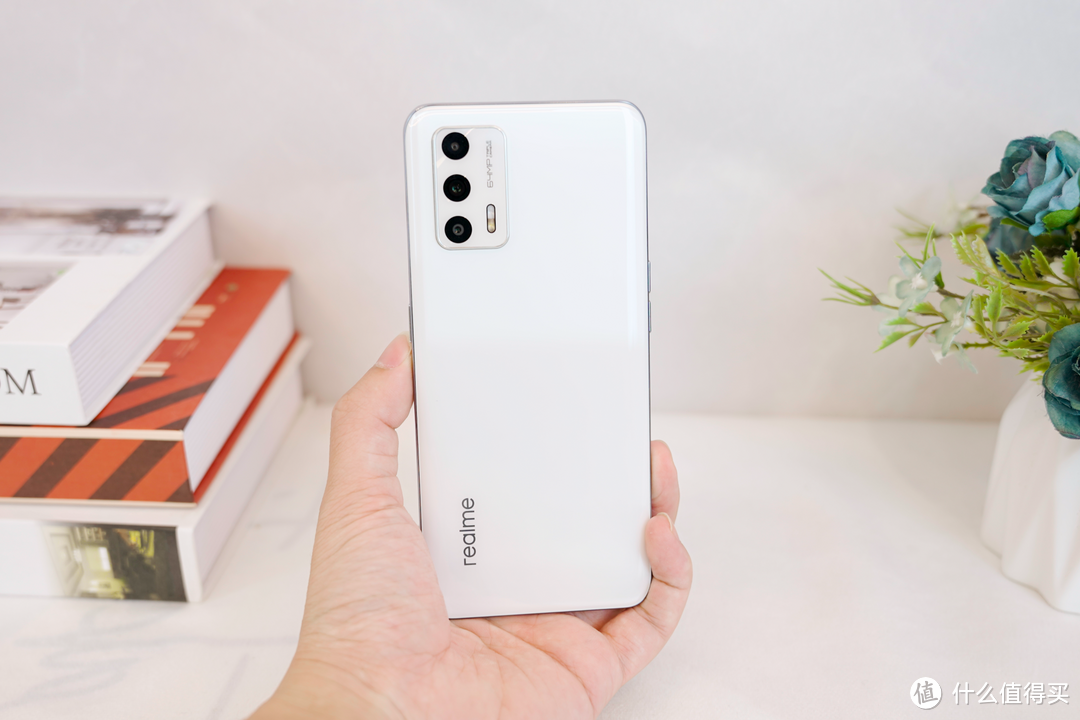 性能能打,颜值出色,realme 真我GT Neo2T使用体验