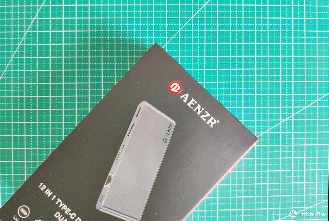 接口丰富，多场景应用——AENZR12合1拓展坞使用体验
