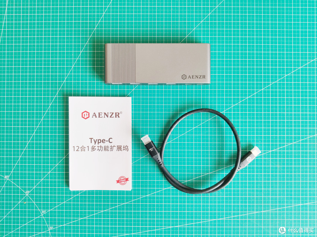 接口丰富，多场景应用——AENZR12合1拓展坞使用体验