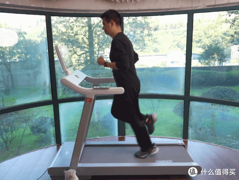赤兔Air跑步机娱乐版健身体验：居家跑步自由追剧，助我迈腿养成习惯！