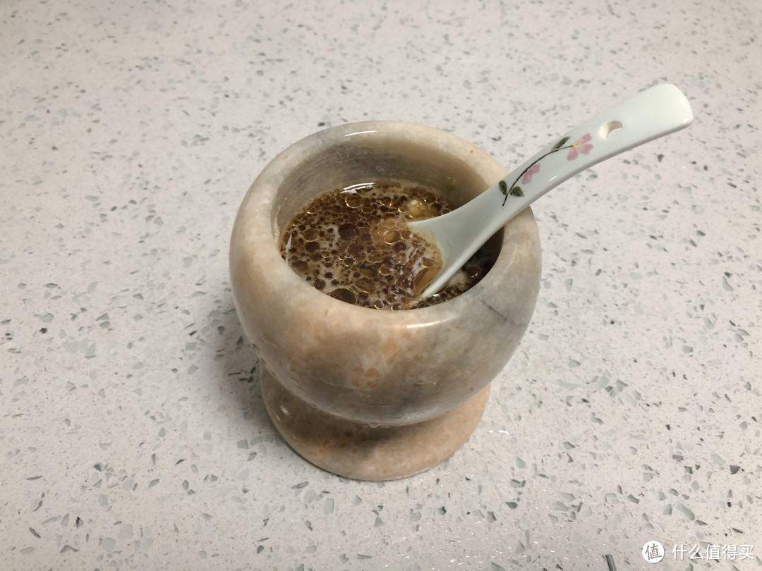 茼蒿别再涮火锅，试试这种吃法，2斤茼蒿2碗面，一家三口不够吃