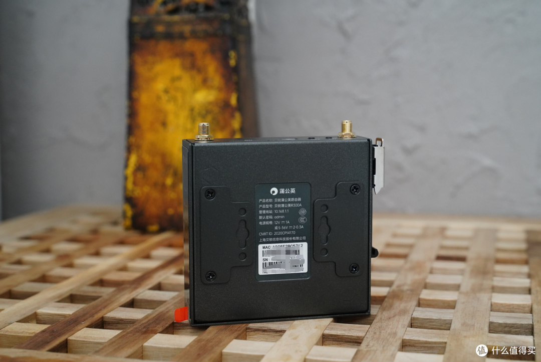 只需一张4G卡，打通网络死角：蒲公英工业路由器R300A评测