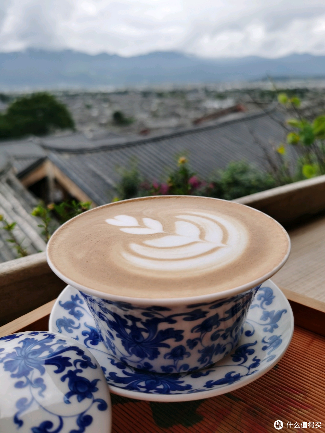 丽江丨登高远眺一览丽江古城全貌，犄角旮旯观景咖啡店安排上