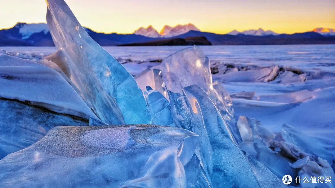 克什米尔蓝宝石在冰川图片