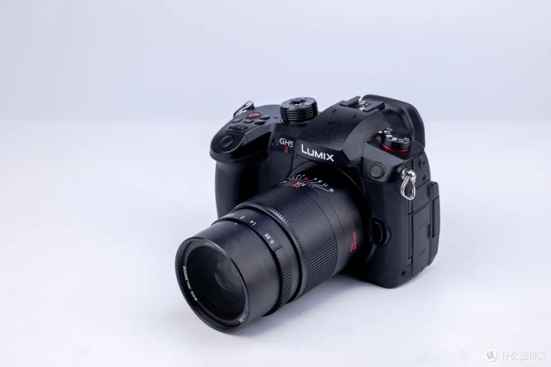 七工匠25mm F0.95 大光圈手动镜头