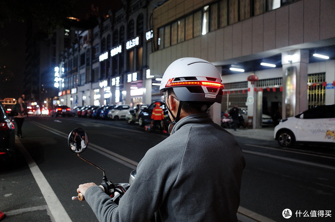 城市轻骑新体验，Helmetphone BH51M Neo智能头盔