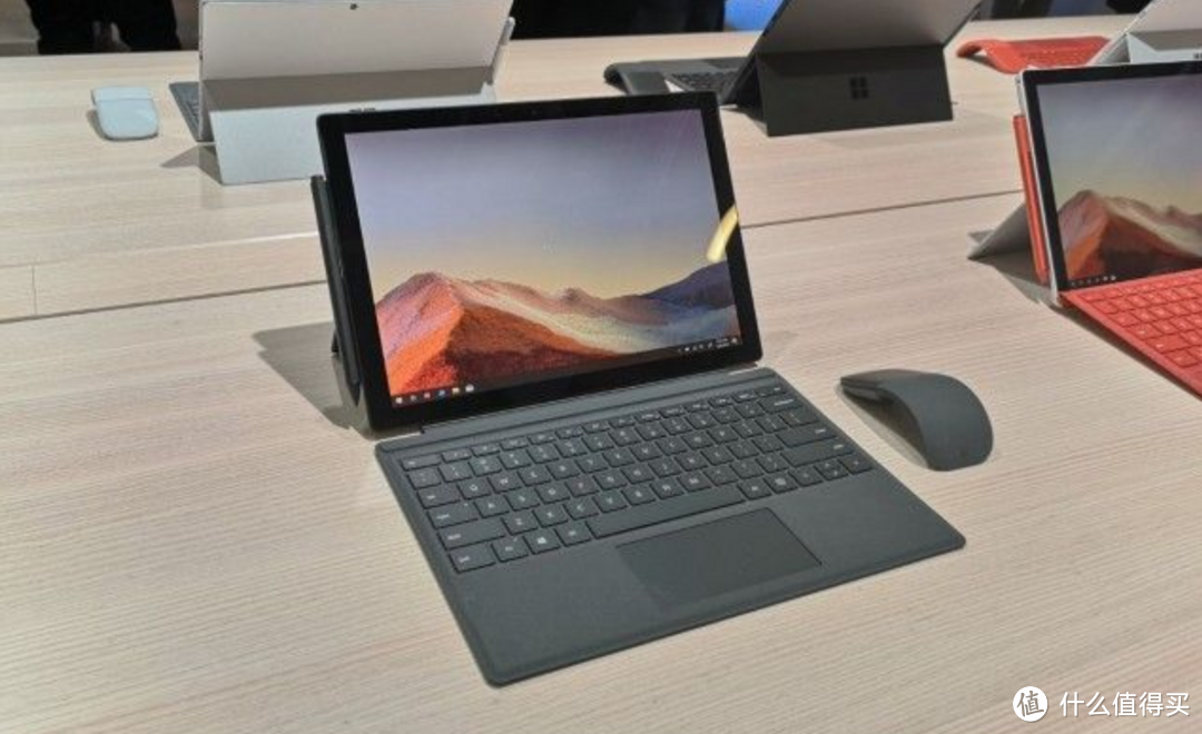 围观！微软Surface Pro 6 VS Pro 7：相同华丽的屏幕，但内在大有不同