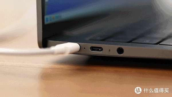 500万高清双摄、10.7亿色触控屏 极致生产力工具荣耀MagicBook V 14上手体验