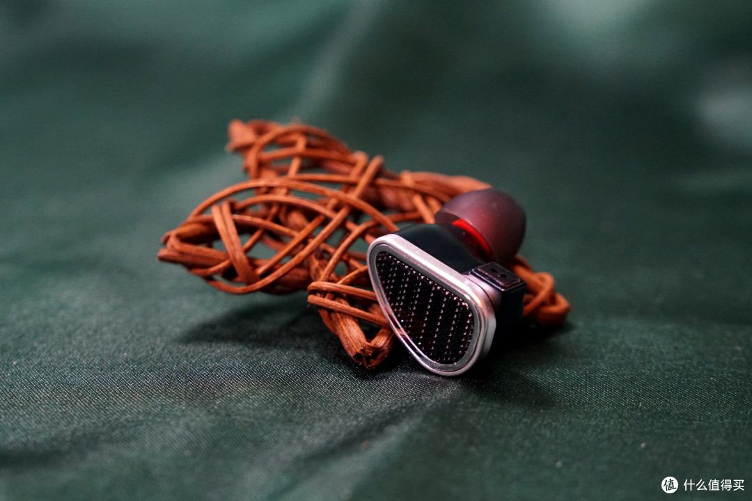 【耳边评测】一万块钱听欧美流行？——64 Audio DUO听感分享