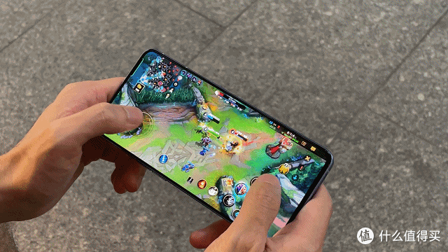 (OPPO Reno7 Pro满帧运行《英雄联盟手游》)