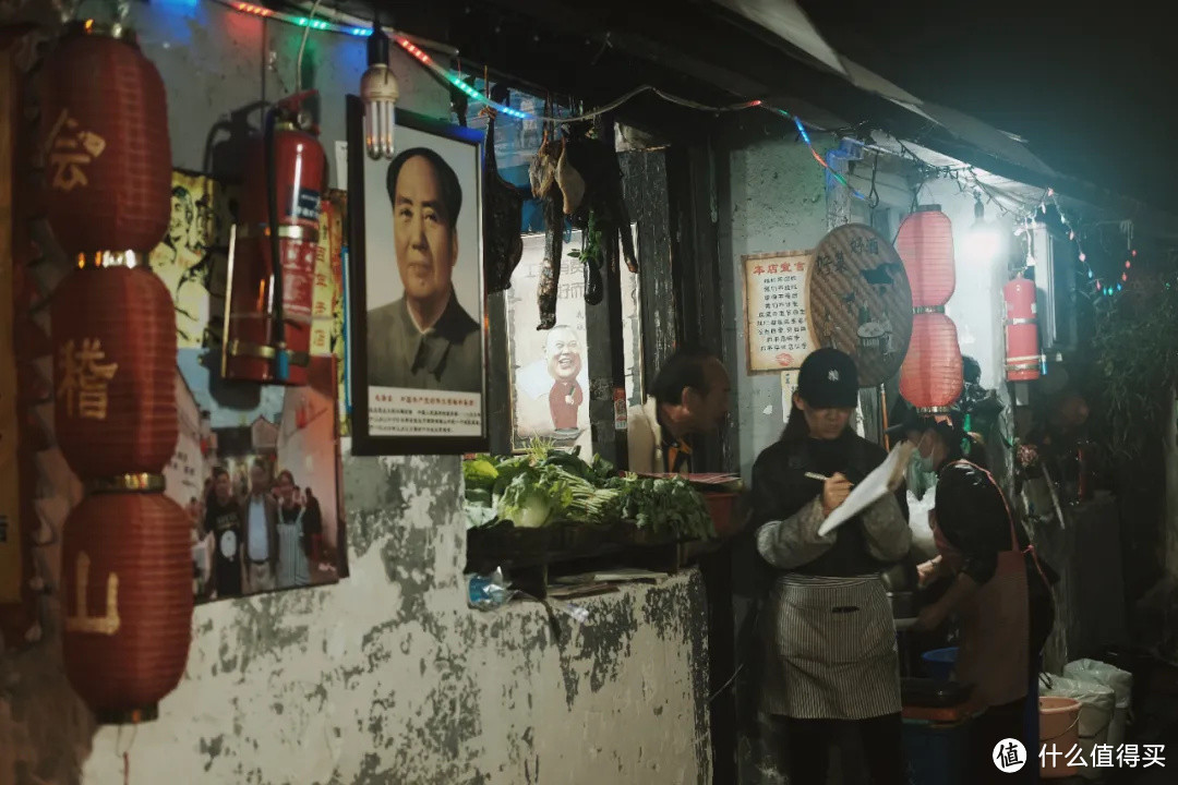 遍地小酒馆，这座城市的深秋属于醉蟹与黄酒