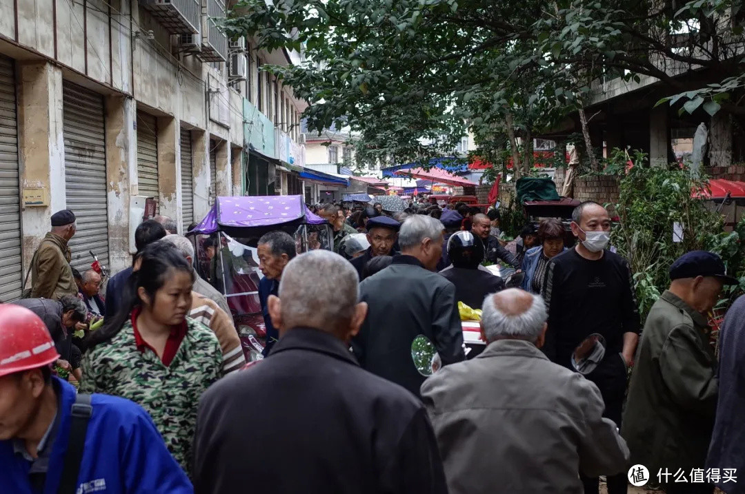 飘了，反套路的“硬核市集”给我找到了