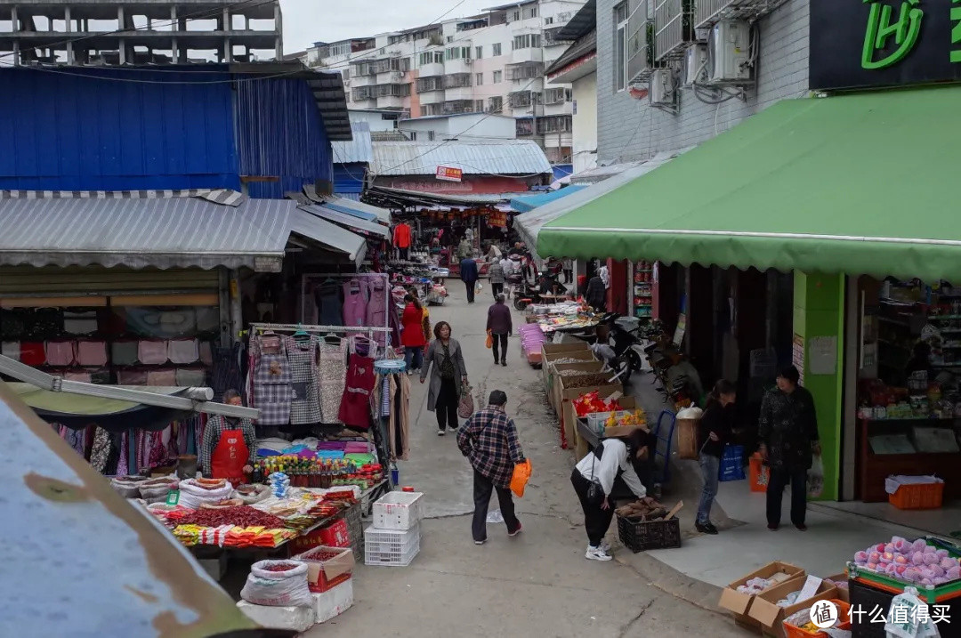 飘了，反套路的“硬核市集”给我找到了