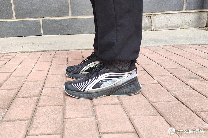 原来国产品牌这么能打，安踏C37 2.0运动鞋上脚体验