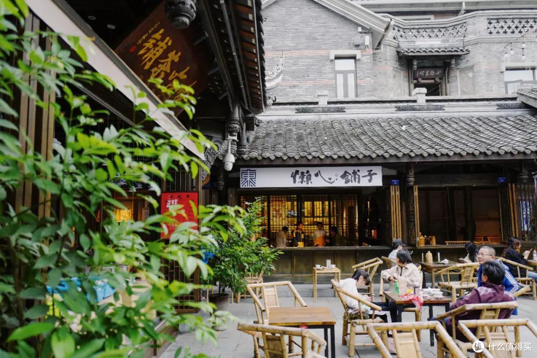去成都，没在老茶馆里泡过怎么算数
