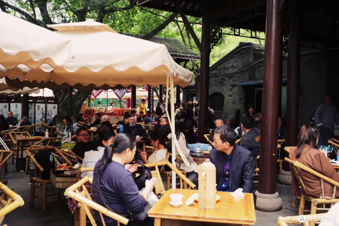 去成都，没在老茶馆里泡过怎么算数