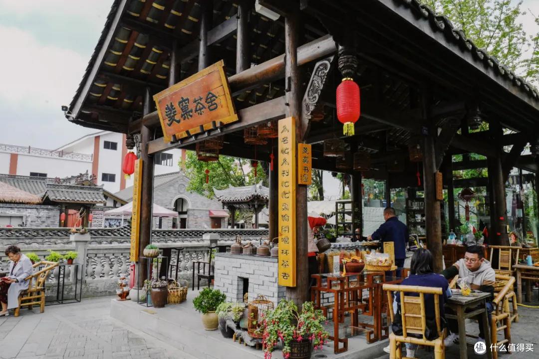 去成都，没在老茶馆里泡过怎么算数