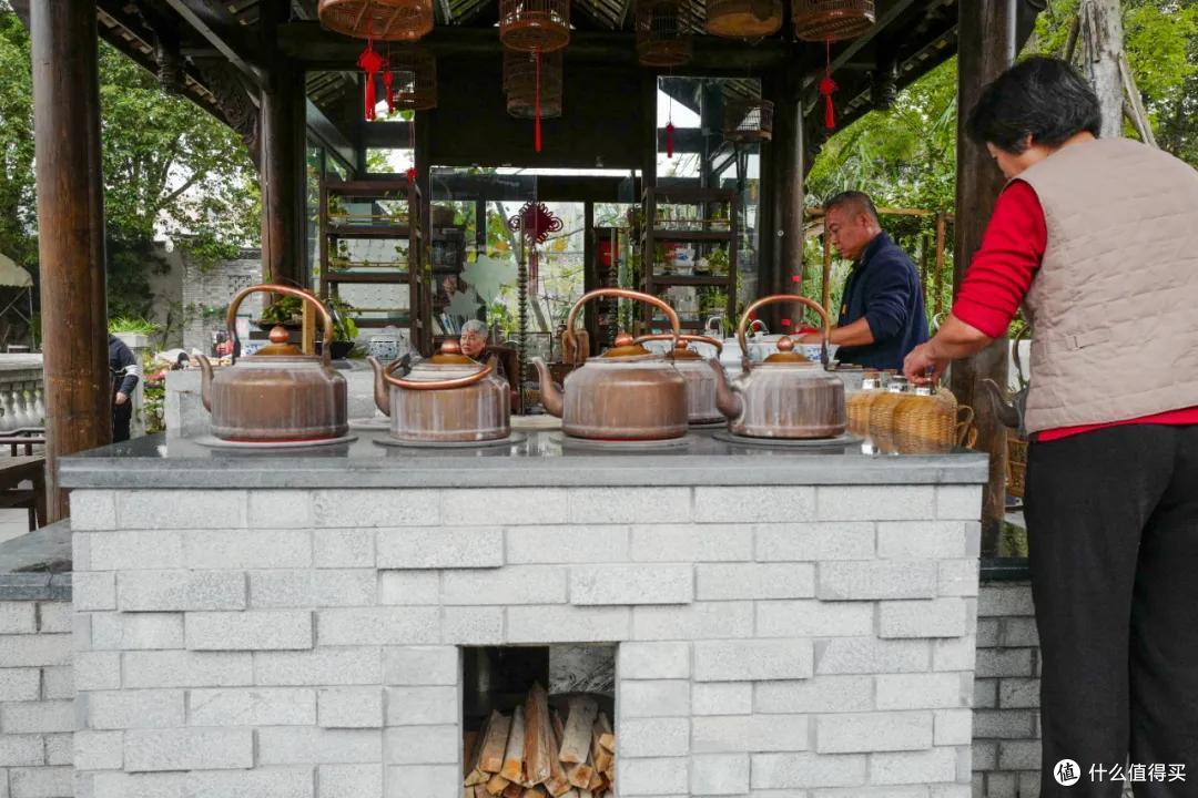去成都，没在老茶馆里泡过怎么算数