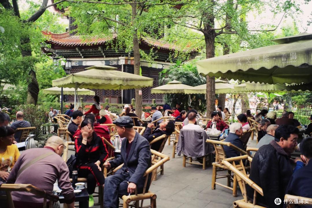 去成都，没在老茶馆里泡过怎么算数