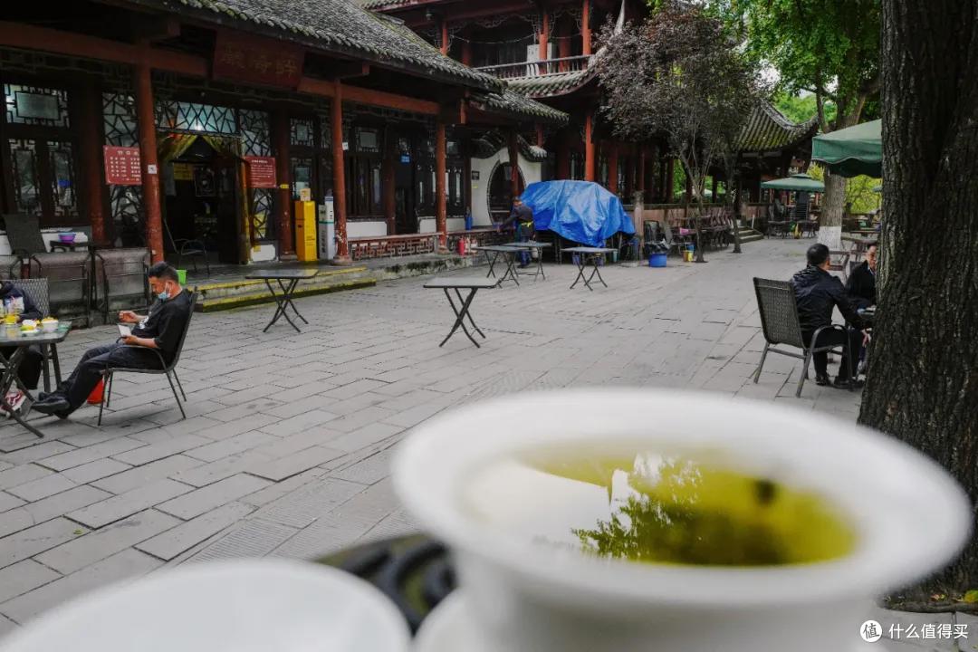 去成都，没在老茶馆里泡过怎么算数