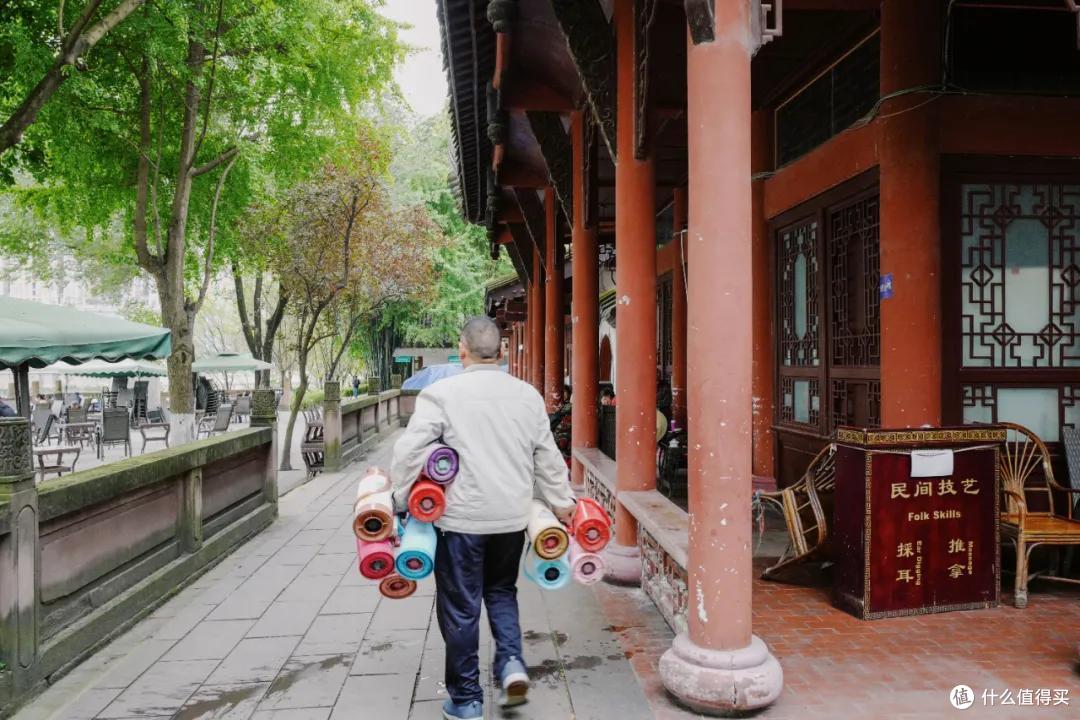 去成都，没在老茶馆里泡过怎么算数