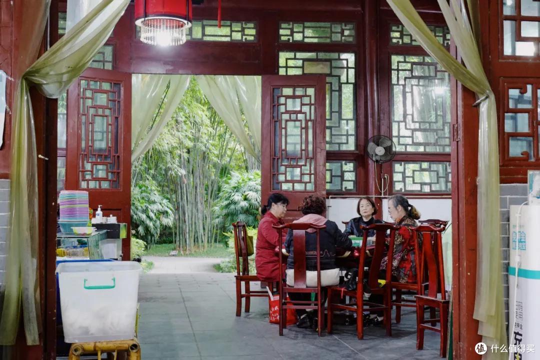 去成都，没在老茶馆里泡过怎么算数