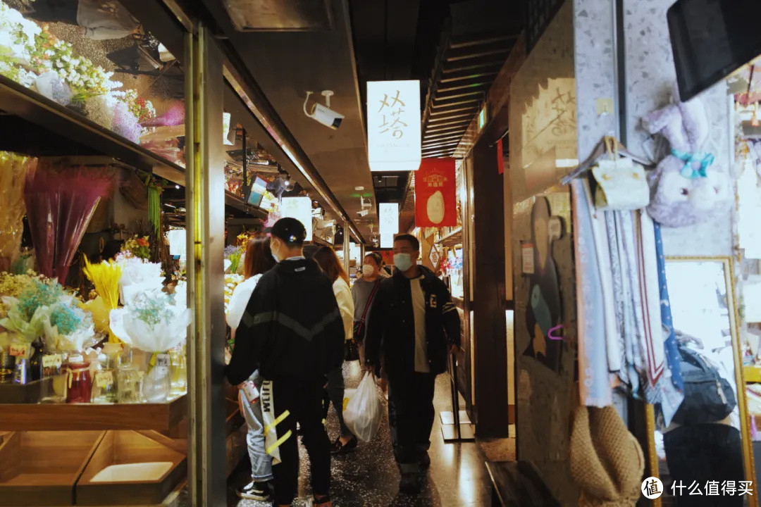 在魔都人民最爱的城市，太适合来一场City Walk