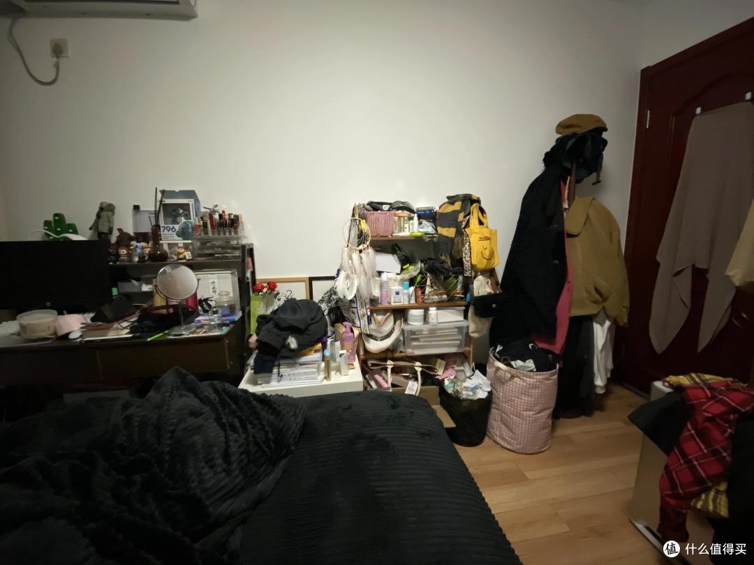 北漂青年独居生活大起底，打开衣柜“人间真实”了