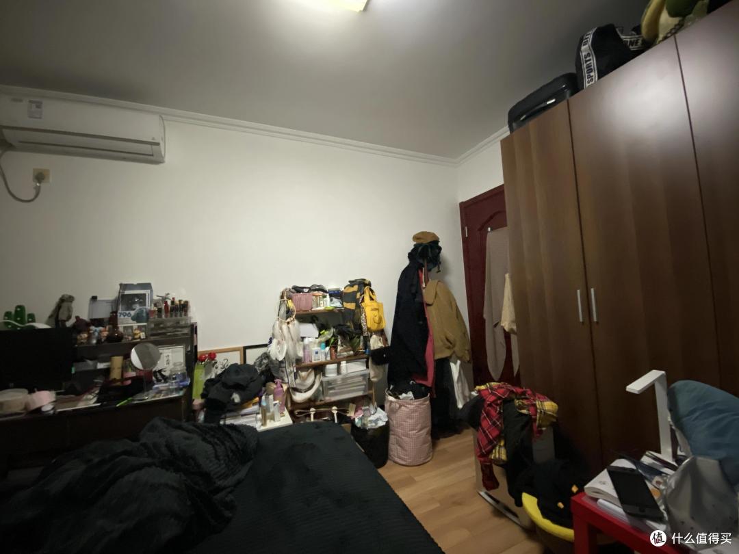 北漂青年独居生活大起底，打开衣柜“人间真实”了