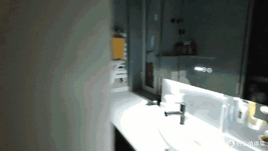 没做智能调光,同样也可以玩出高级感