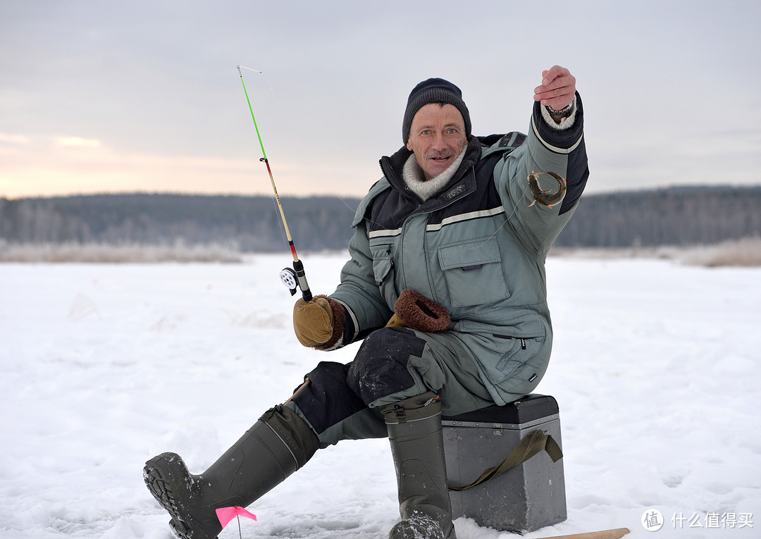 冬季钓鱼实用装备，御寒保暖户外垂钓必备！