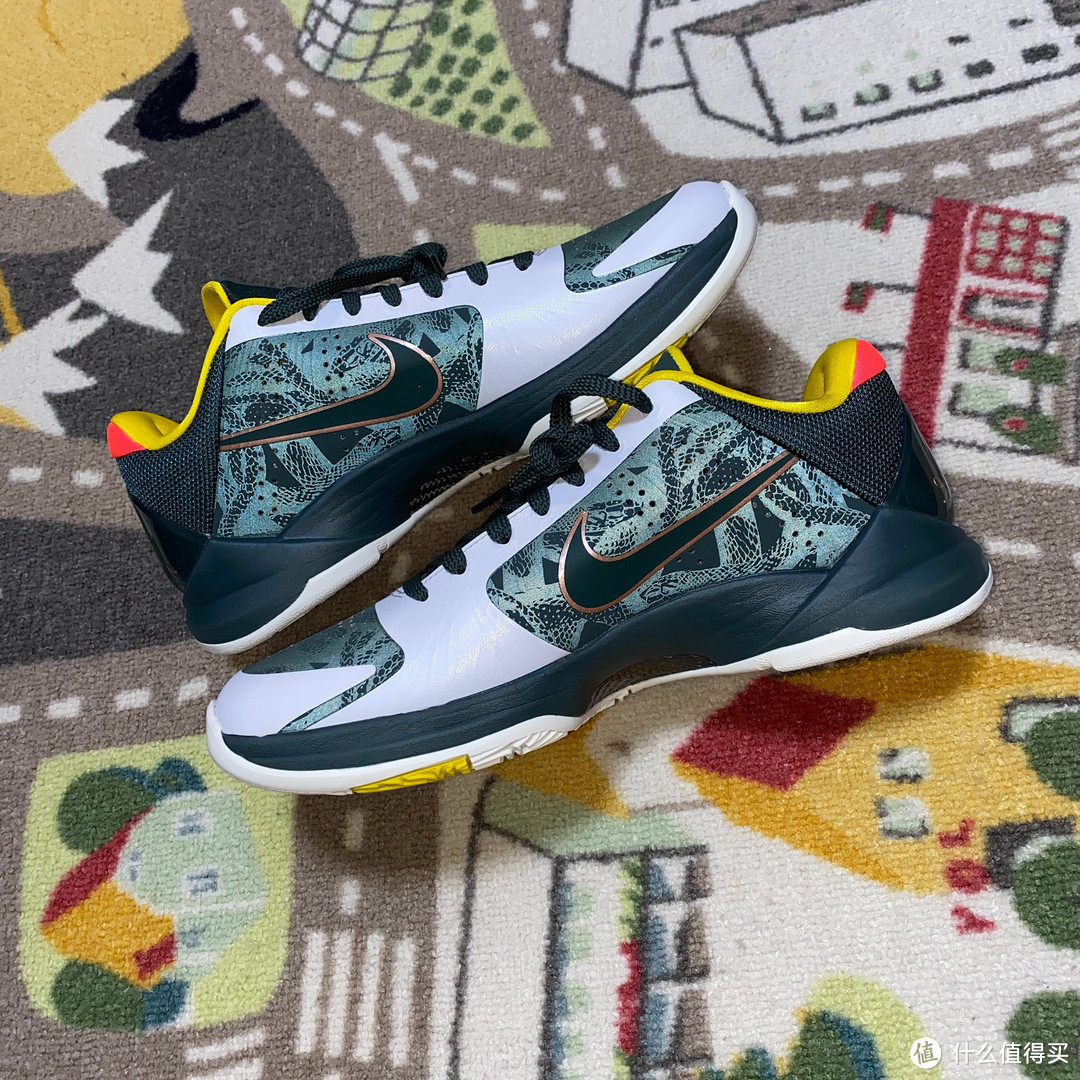 致科比致经典！Nike Zoom Kobe V Protro EYBL