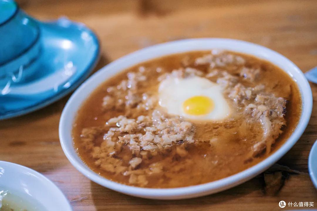 江湖有传说,这家街头小店号称“村口米其林”