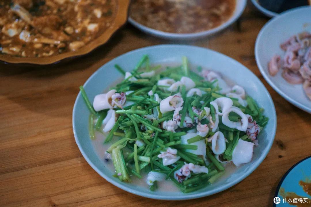 江湖有传说,这家街头小店号称“村口米其林”