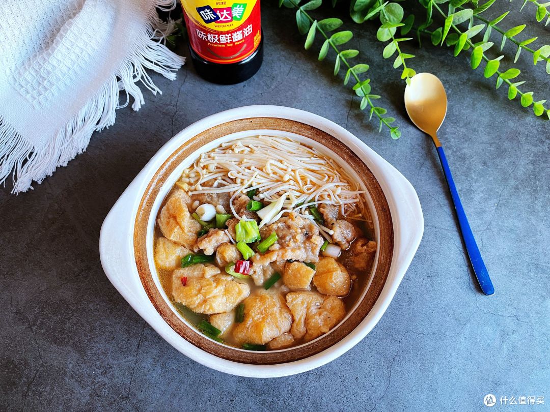 一款最适合冬季吃的砂锅菜,食材丰富又营养实惠,吃完浑身热乎乎
