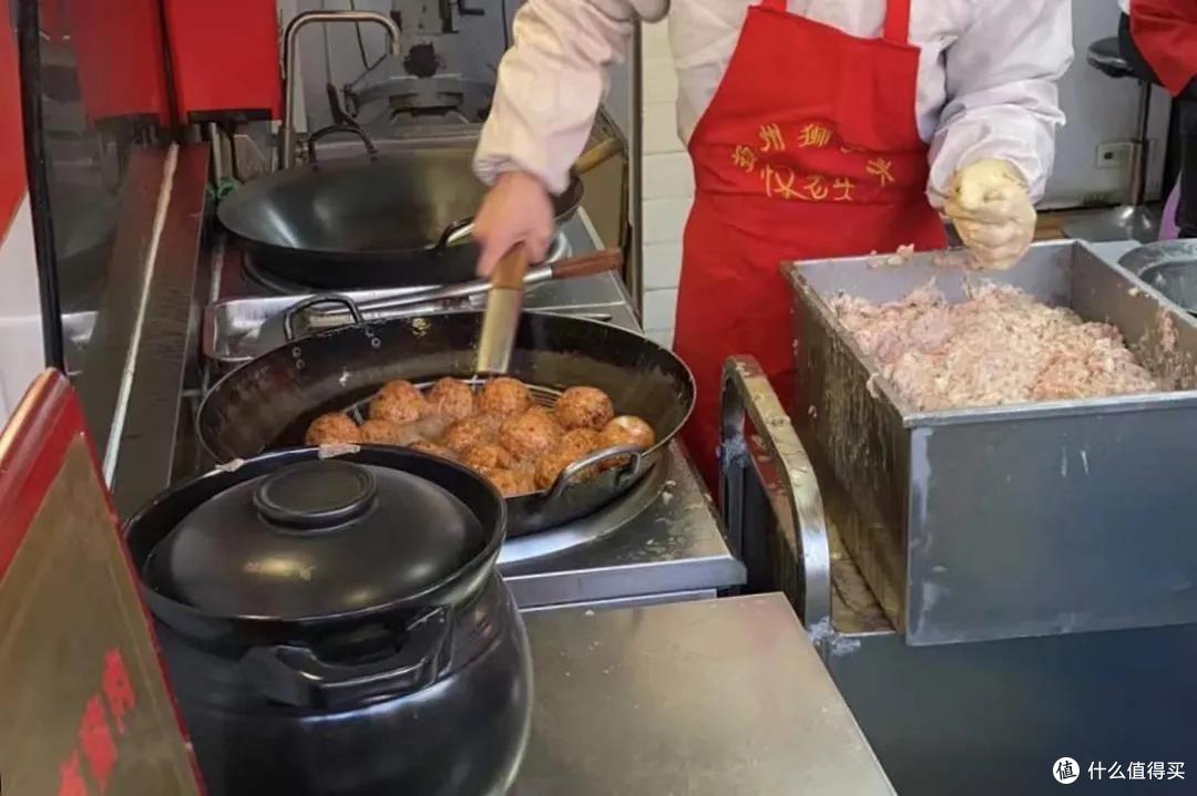 揣上100块,我在上海这条街吃了个肚皮朝天!